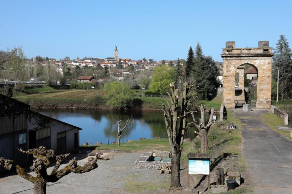 Le Pont De Livinhac Hotel Decazeville Luaran gambar